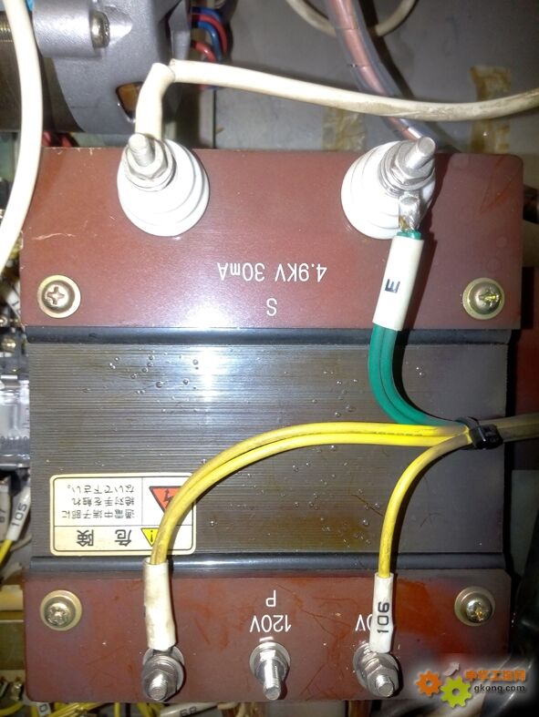 附件 电涌试验仪高压变压器.jpg