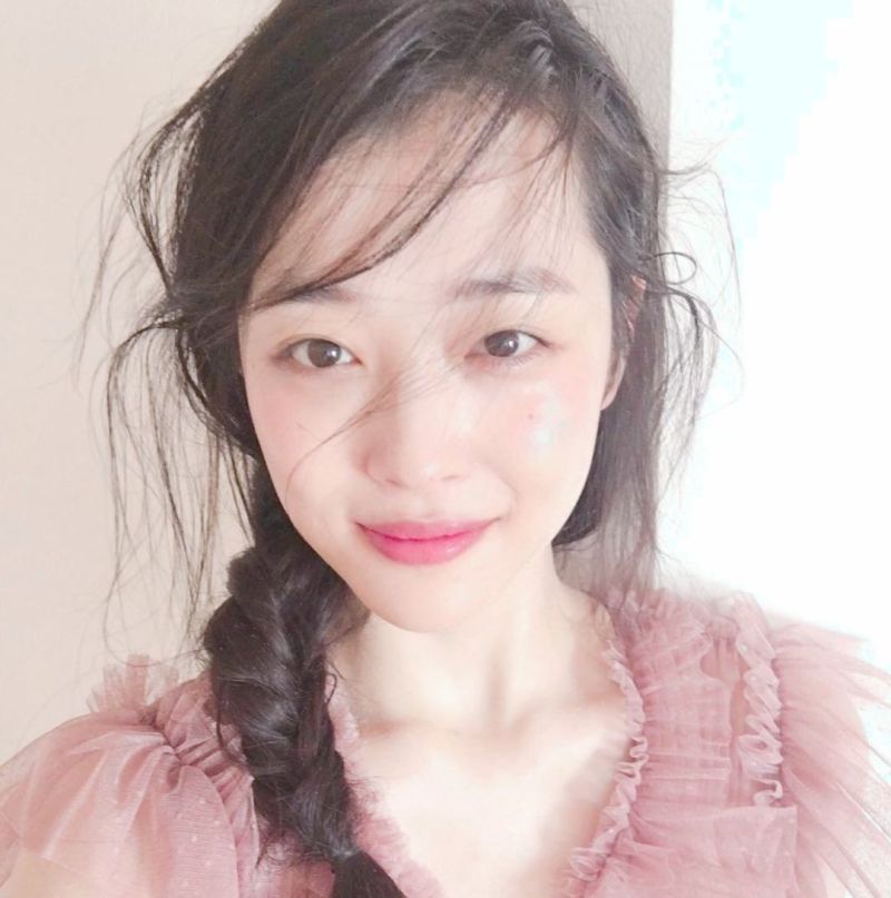 崔雪莉“自杀”：恐怖的韩国娱乐圈