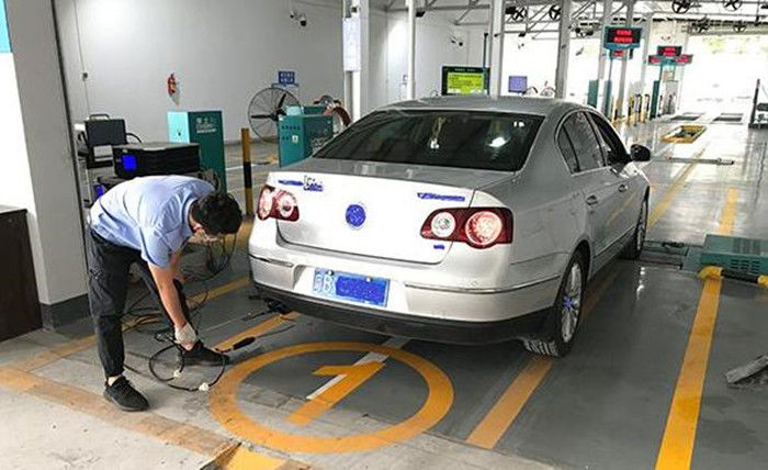 绝对不是取消年检，而是应该免费年检