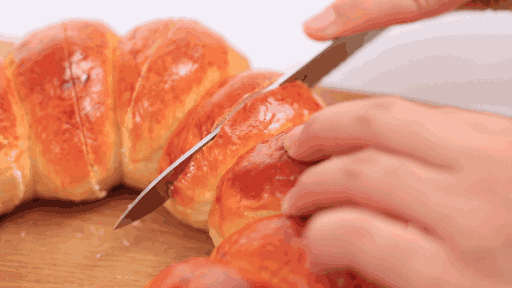 蛋糕面包的正确切法：一家子蛋糕就要整整齐齐