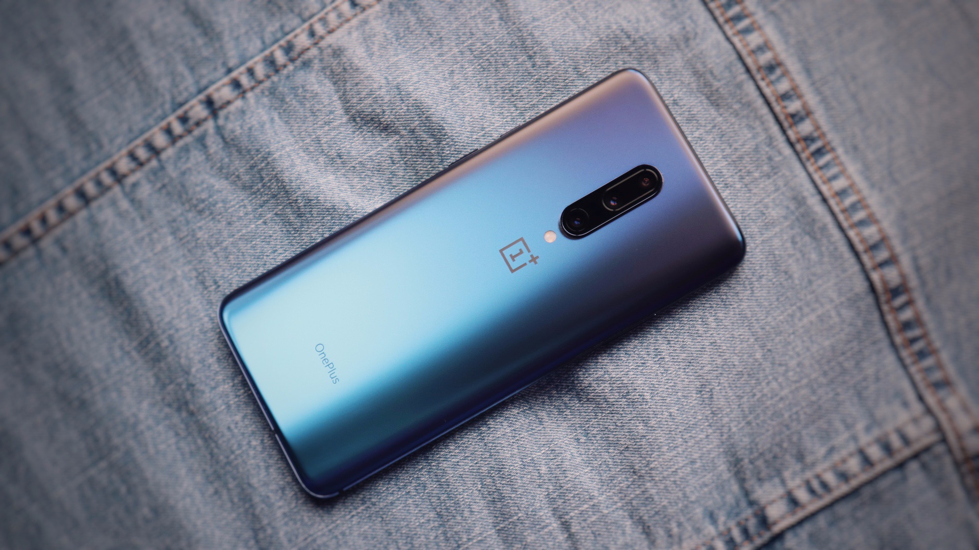 OnePlus 7 Pro：屏幕长板推高“旗舰”定义标准| 凰家评测