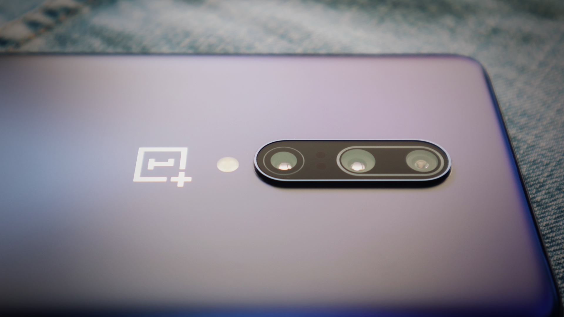OnePlus 7 Pro：屏幕长板推高“旗舰”定义标准| 凰家评测