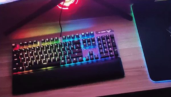 可在泥浆里翻滚的特工，华硕TUF GAMING K7光轴电竞键盘评测