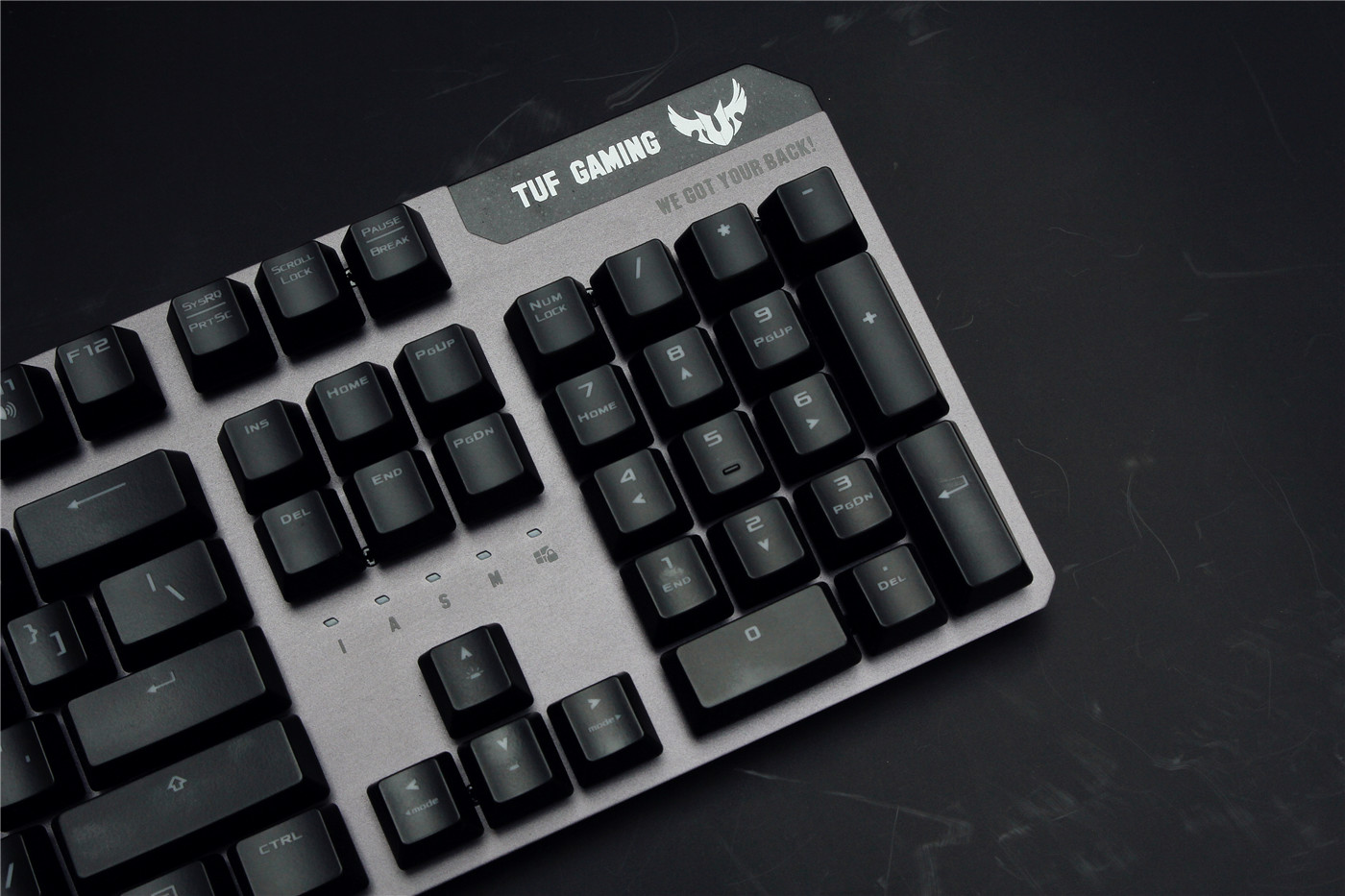 可在泥浆里翻滚的特工，华硕TUF GAMING K7光轴电竞键盘评测