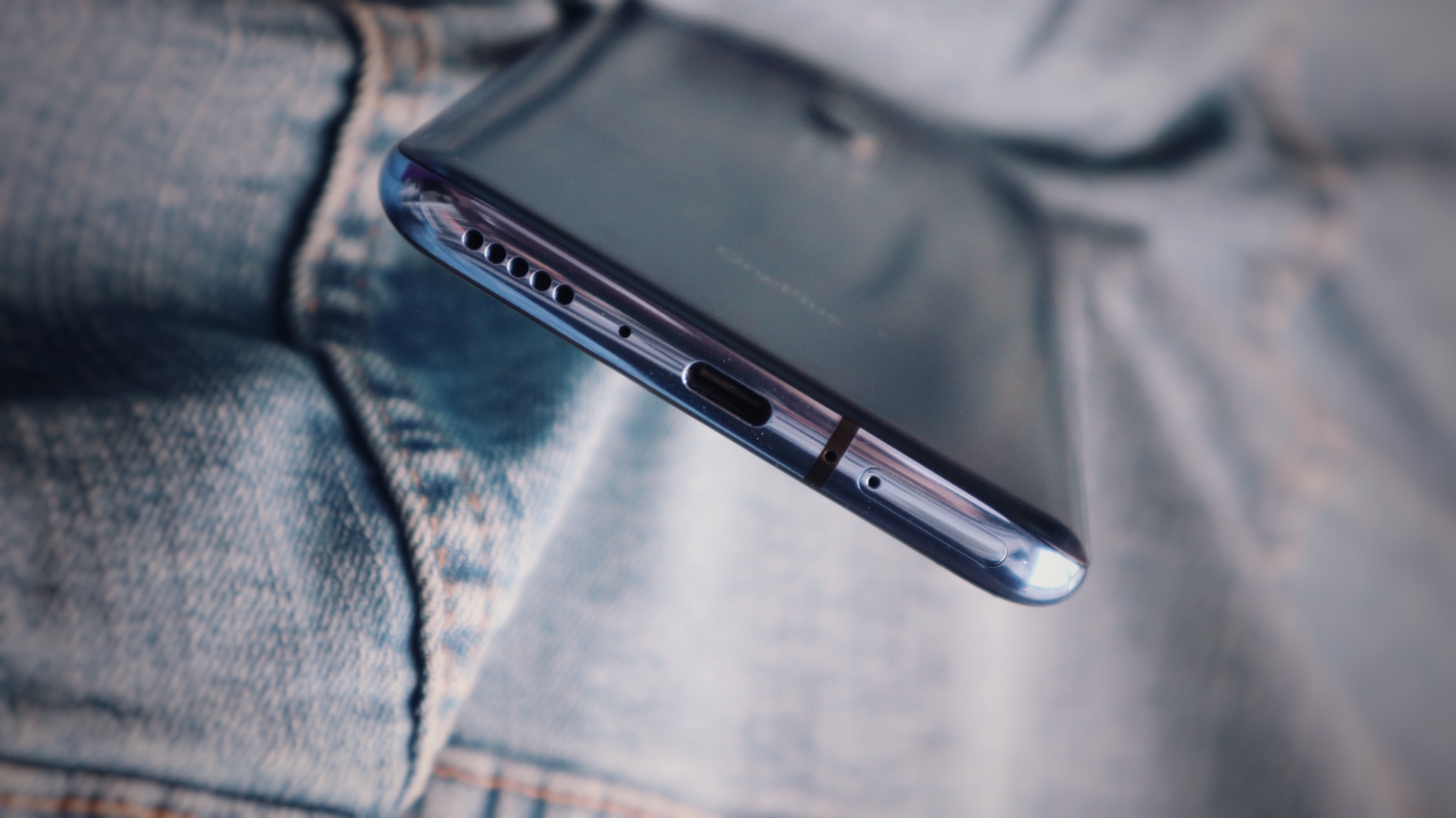 OnePlus 7 Pro：屏幕长板推高“旗舰”定义标准| 凰家评测