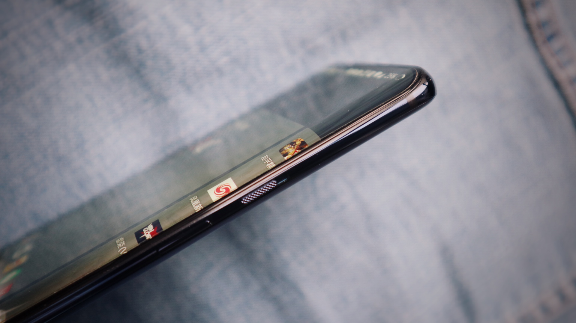 OnePlus 7 Pro：屏幕长板推高“旗舰”定义标准| 凰家评测